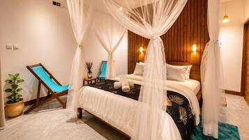 Blackout curtains, iron/ironing board, free WiFi