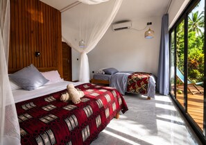 Cortinas blackout, tabla de planchar con plancha y wifi gratis