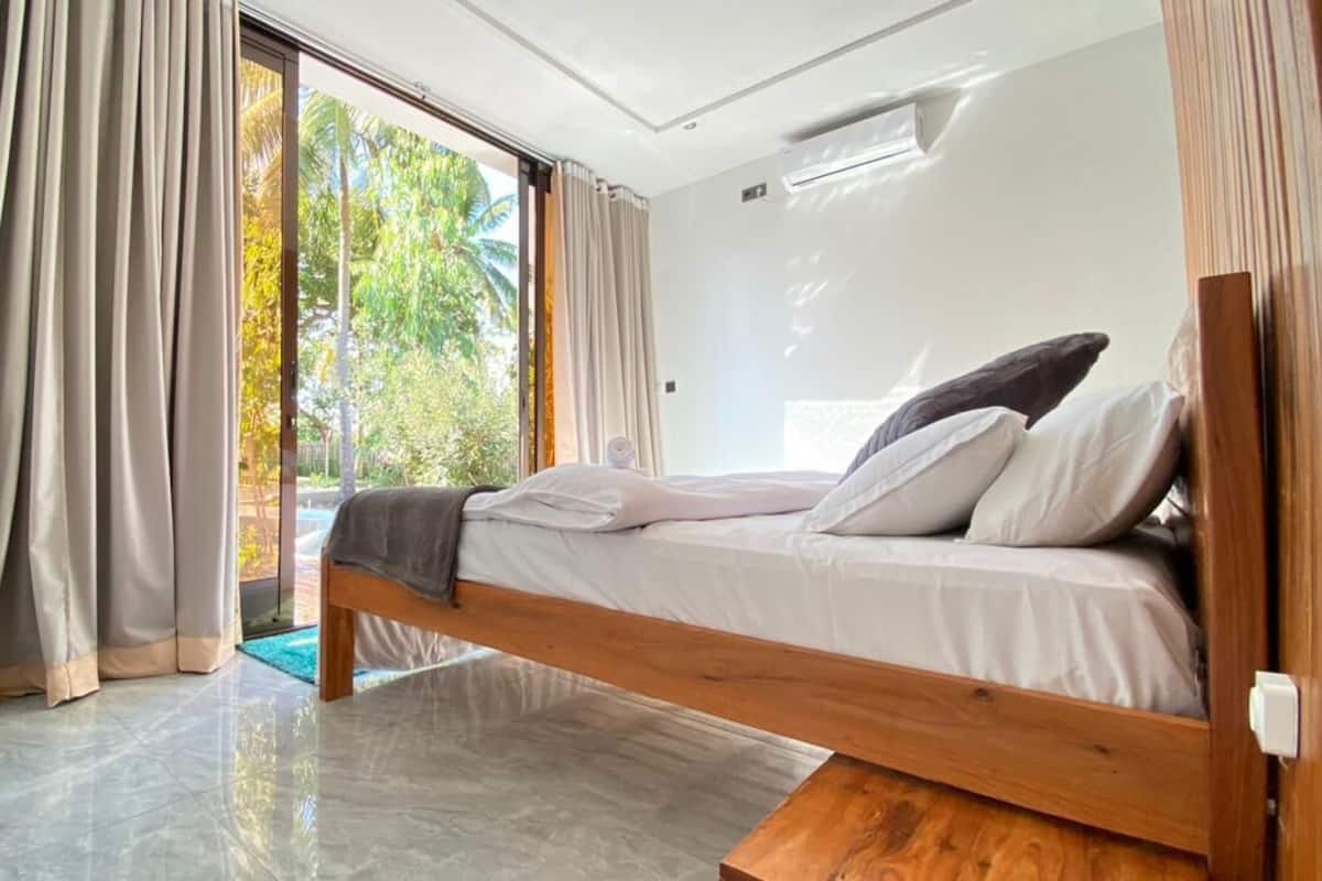 Double Room, Courtyard View | Blackout drapes, iron/ironing board, free WiFi