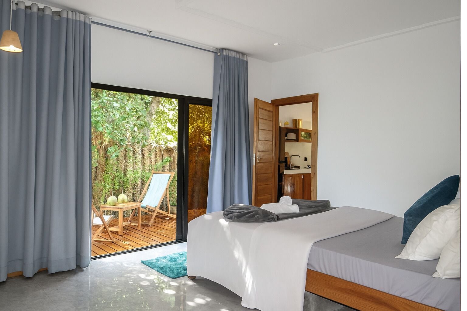 Blendingsgardiner, strykejern/-brett og wi-fi (inkludert)