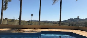 Exclusive farm with swimming pool, barbecue and soccer field