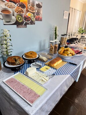 Free daily buffet breakfast