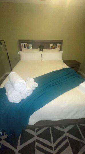 3 bedrooms, iron/ironing board, WiFi, bed sheets - Ocala’s Family Place - 3-bedroom house in fabulous Horse Capital Ocala with AC (Ocala)