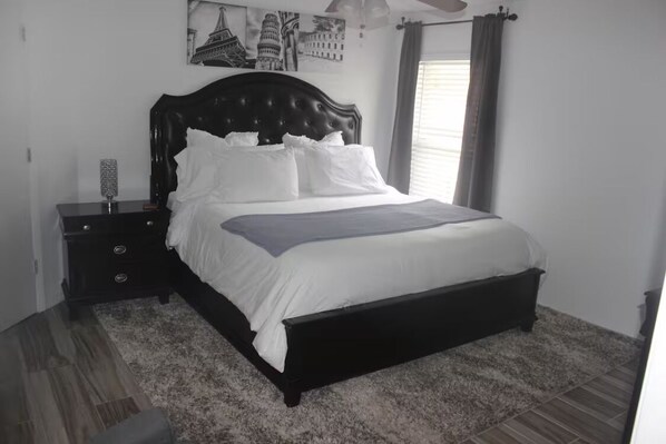 3 bedrooms, iron/ironing board, WiFi, bed sheets