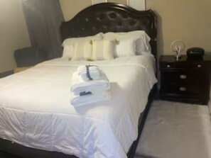 3 chambres, fer et planche à repasser, Wi-Fi, draps fournis