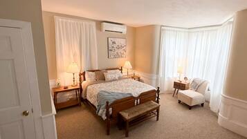 4 bedrooms, desk, free WiFi, bed sheets