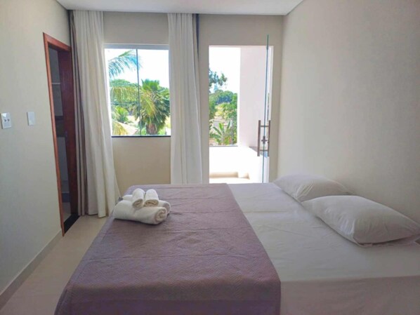 2 habitaciones, tabla de planchar con plancha, wifi y ropa de cama 