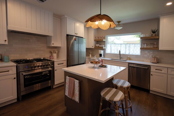 Microwave, oven, stovetop, dishwasher