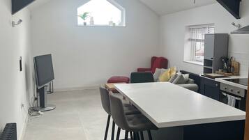 Peti sejuk, ketuhar gelombang mikro, ketuhar, dapur