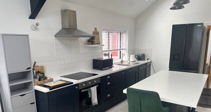 Seaside Escape Cottage in Paignton