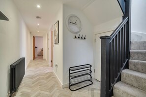 Interior - Modern Seaside Cottage - Sleeps 5 (Paignton)