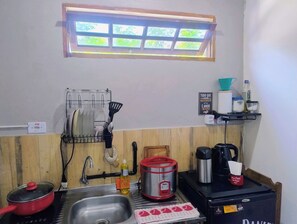 Stovetop, blender, eco-friendly cleaning products, dining tables