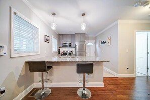 Micro-ondas, fogão, cooktop, lava-louças