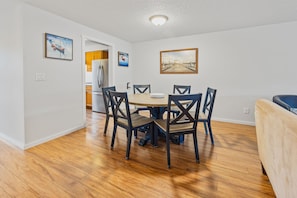 Dining - Nye Beach, Restaurants, Shopping & More! Walk to the Beach! (Newport)