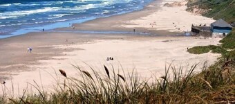 Nye Beach, Restaurants, Shop! Walk to the Beach!