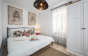 4 bedrooms, Internet, bed sheets