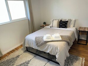 4 bedrooms, free WiFi, bed sheets