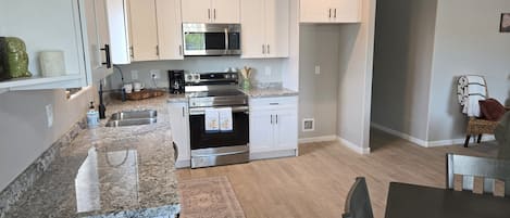 Micro-ondas, fogão, cooktop, lava-louças