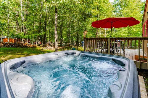 Hot Tub, Fire Pit, Grill, Deck w/Resort Amenities