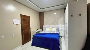 3 bedrooms, internet, bed sheets