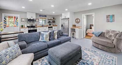 Driftwood Dreams - Waterfront Home Weeki Wachee River