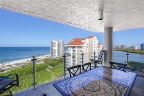 Unclassified image, 4 of 28, button