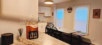 Charming 4-Bedroom Mountain Escapeâ1 Minute drive to Slopes & Walk to Main St