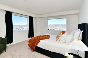 3 bedrooms, iron/ironing board, bed sheets