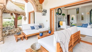 Interior - Palmilla Villa with Ocean Views and Golf Access (San José del Cabo)