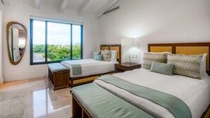 4 bedrooms, desk, iron/ironing board, free WiFi