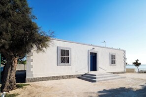 Exterior - Casa Ulisse, sea front property (Santa Maria del Focallo)