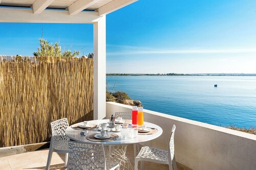 Casa Ulisse, sea front property