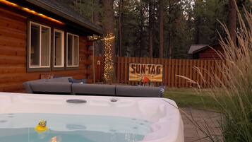 Bain à remous extérieur