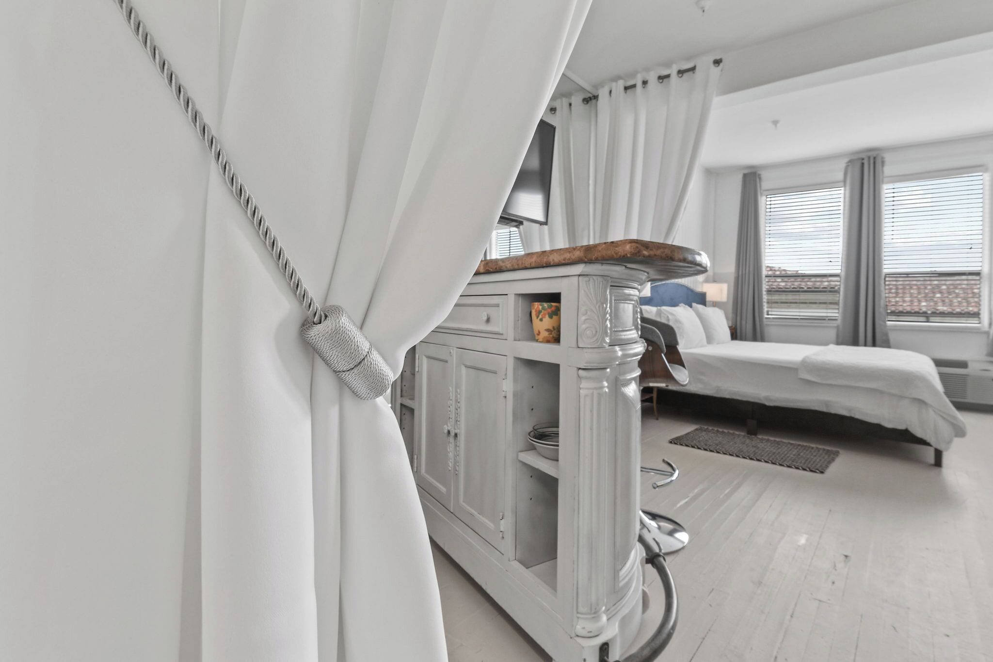 BLUE ORCHID | Living area