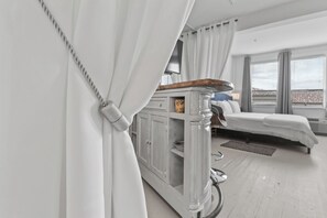 BLUE ORCHID | Living area - ORCHID SUITES (Palm Beach)