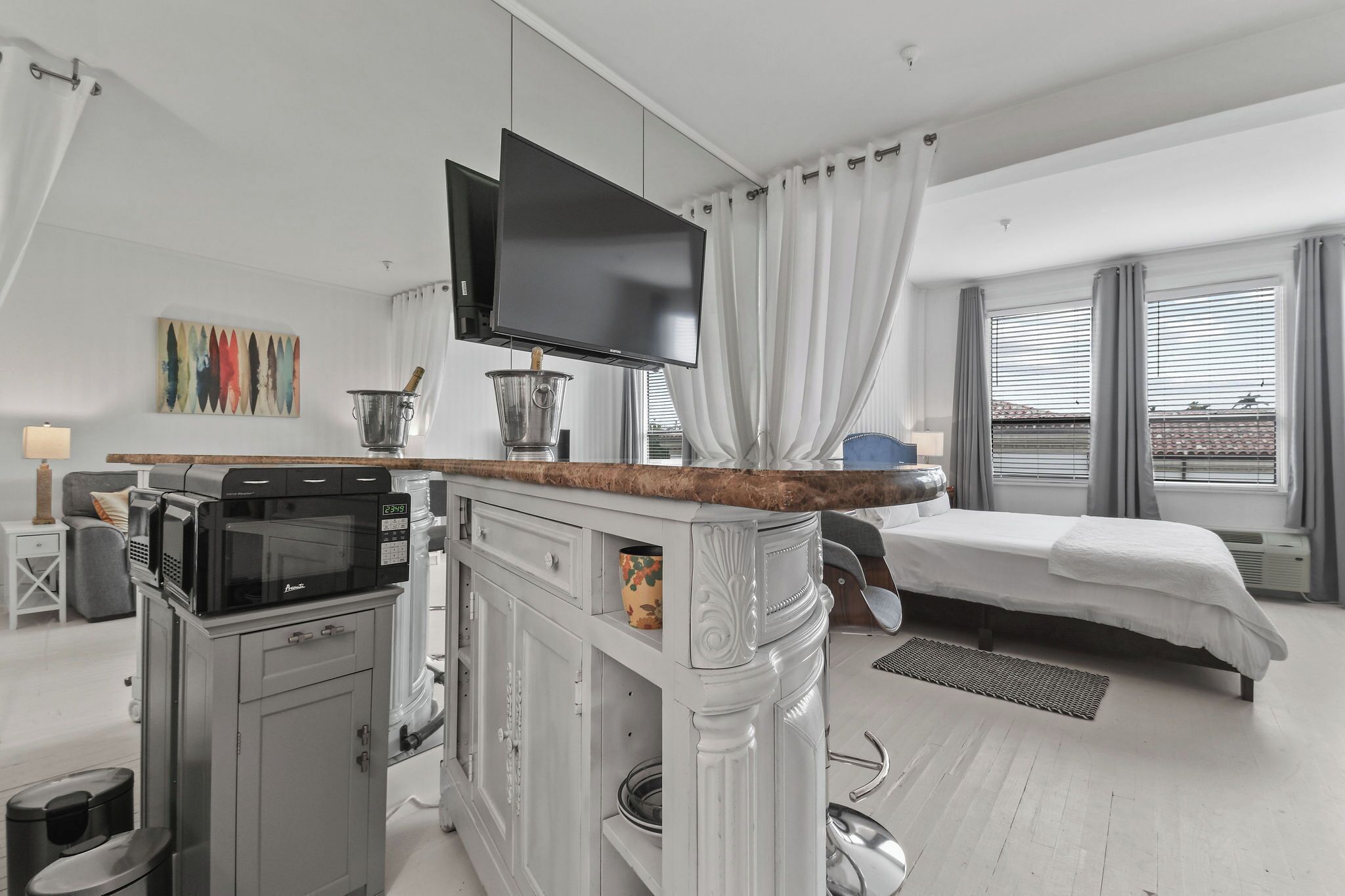 BLUE ORCHID | Living area