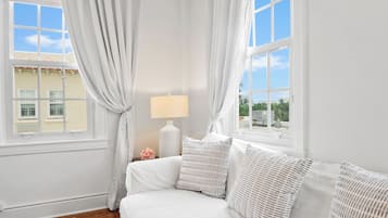 SUNNY ORCHID | Área de sala de estar