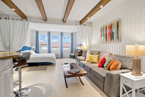 BLUE ORCHID | Living area