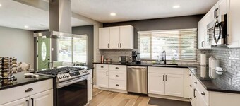 Charming 3+-bedroom home in balloon capital of the world Albuquerque.
