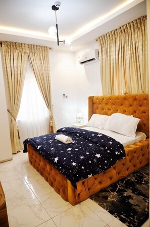 Comfort Apartment | Iron/ironing board, free WiFi
