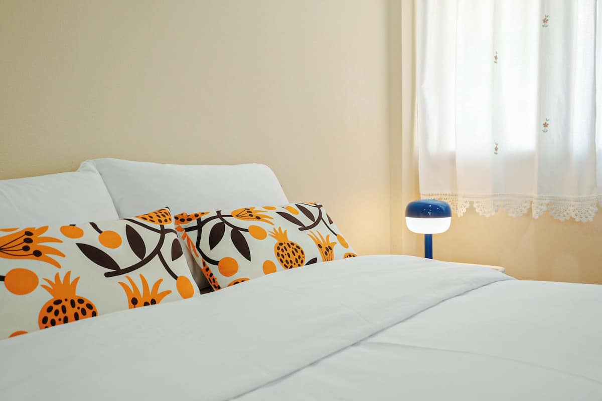 Chambre Standard double | Accès au Wi-Fi (inclus), literie fournie