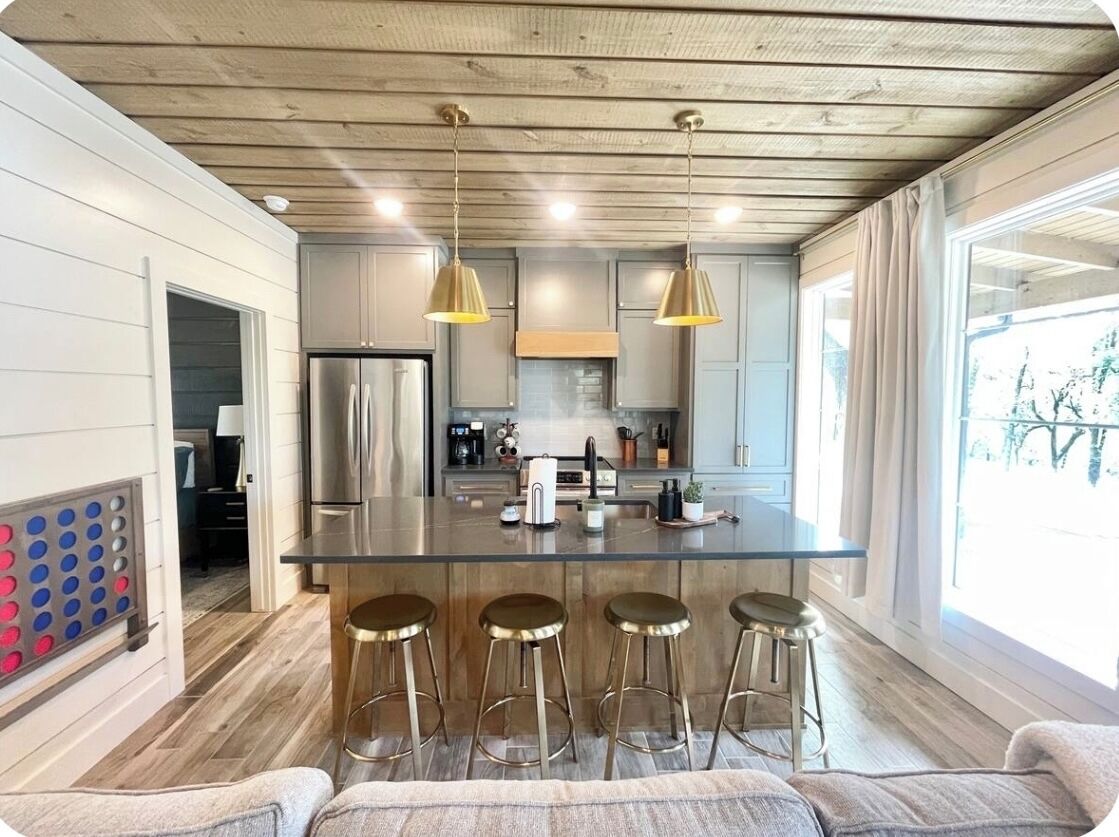 Geladeira, micro-ondas, fogão, cooktop