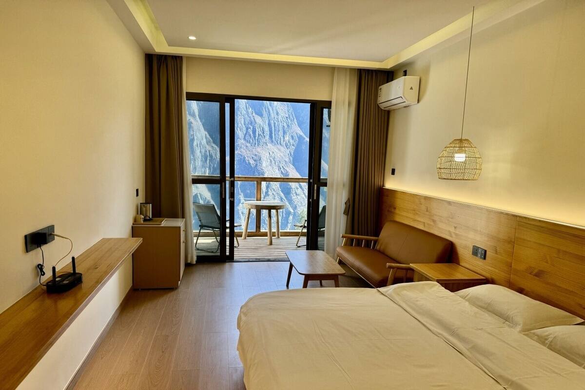 Comfort Double Room, Hill View | Blackout curtains, free WiFi