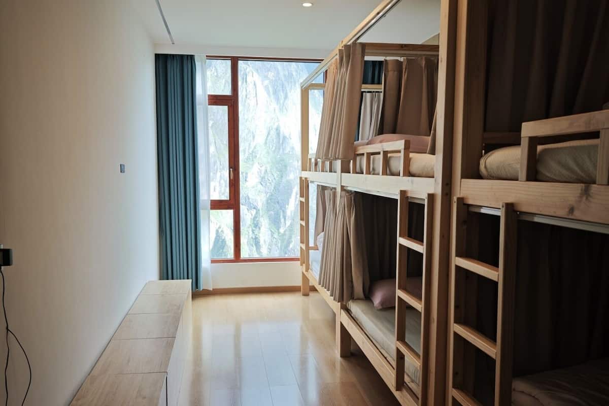 Standaard slaapzaal, alleen vrouwen, uitzicht op bergen | Verduisterende gordijnen, gratis wifi