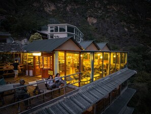 Coffee shop - Tiger Leaping Half Way Guest House (Deqin)