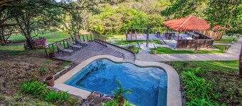 Deluxe Studio apartment with kitchenette close to Rincon de la Vieja National P