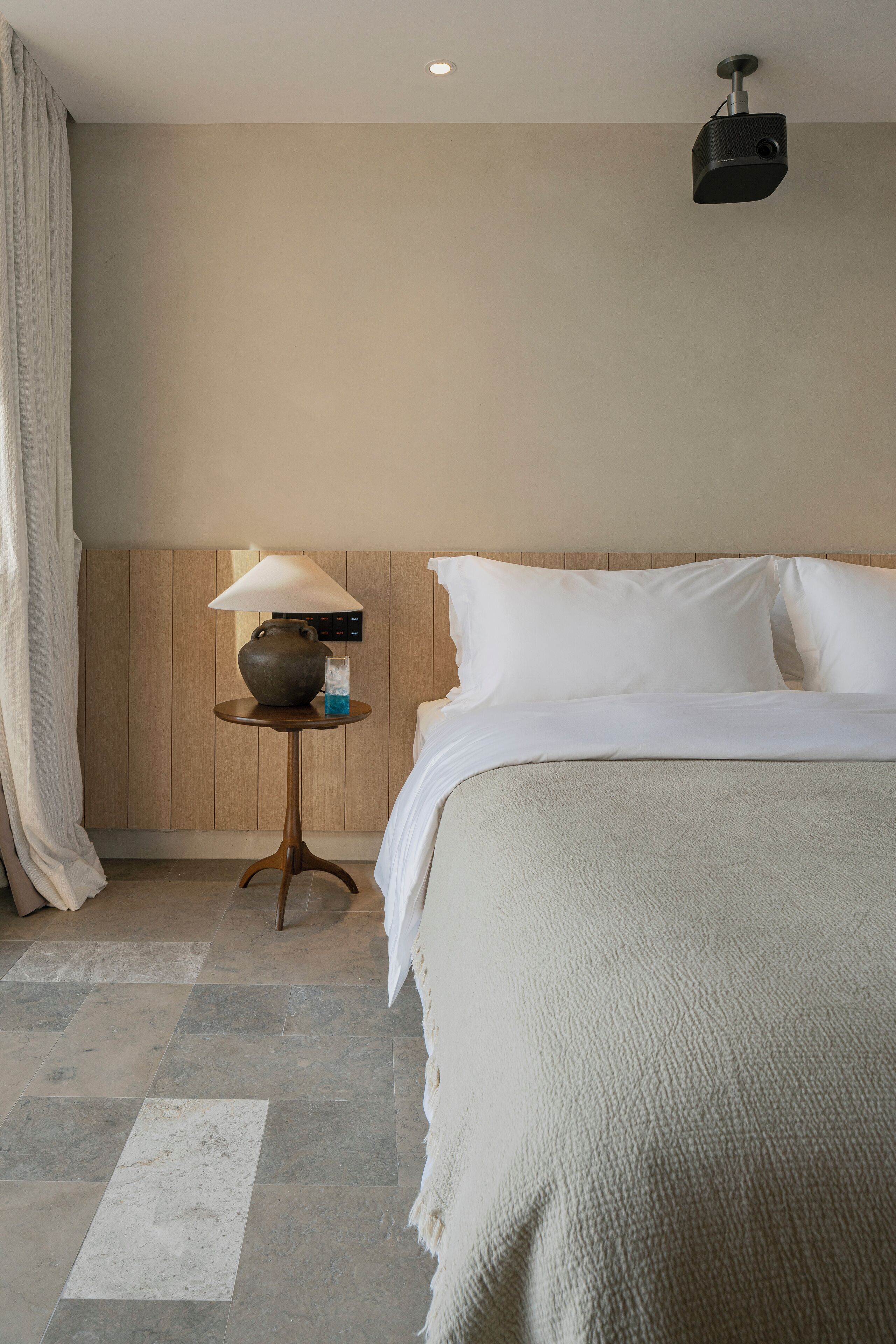 Habitación clásica doble, balcón, vistas al mar | Ropa de cama de alta calidad y decoración individual