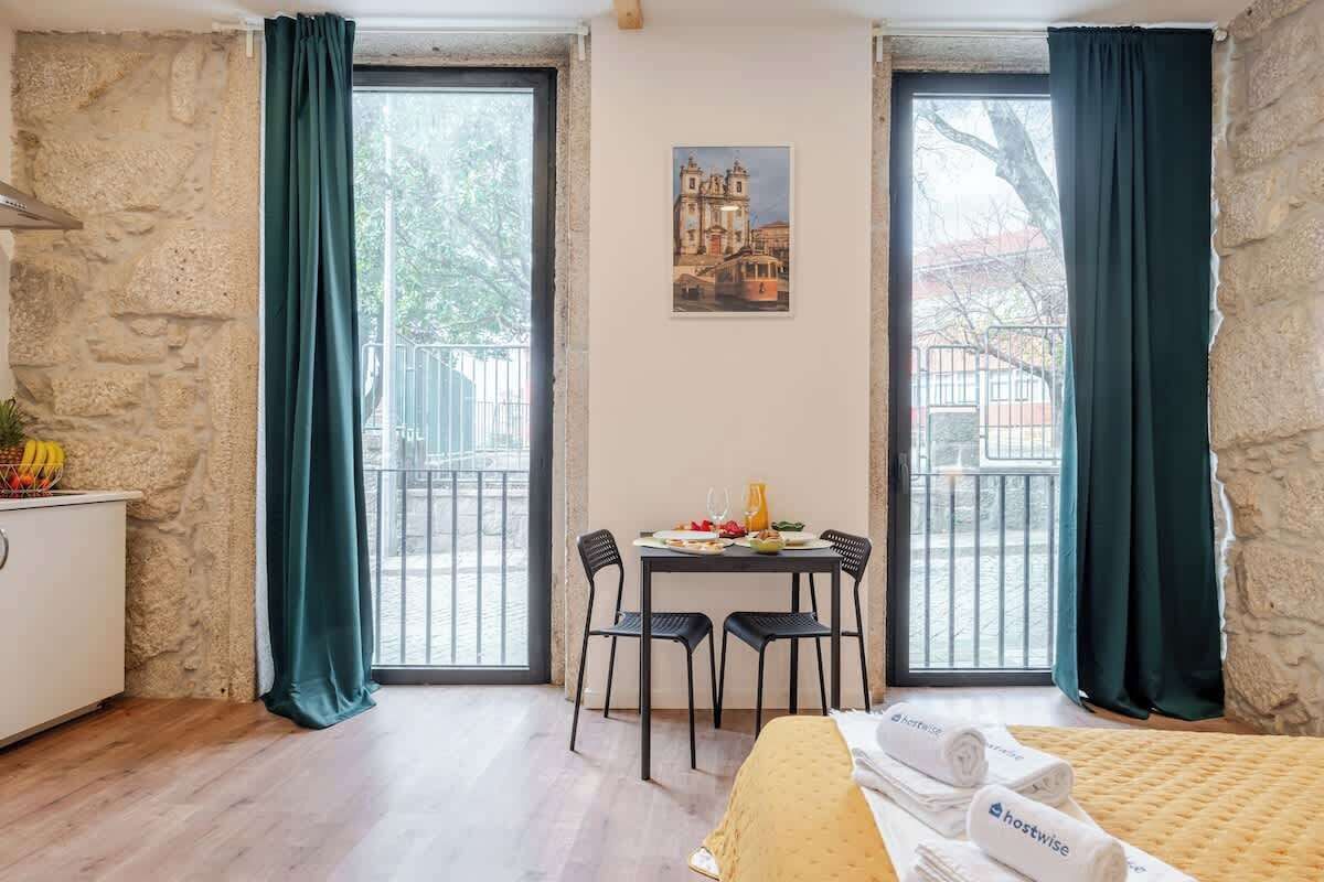 3 chambres, fer et planche à repasser, Wi-Fi gratuit, draps fournis