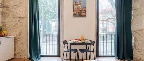 3 chambres, fer et planche à repasser, Wi-Fi gratuit, draps fournis