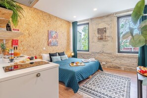 3 chambres, fer et planche à repasser, Wi-Fi gratuit, draps fournis